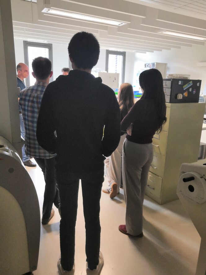 <strong>Présentation histologie. ©INSERM-UNISTRA UMR1260</strong> <br> <em>Présentation des appareils et autres automates constituant le matériel du laboratoire réservé à l'histologie par Hervé Gegout, technicien. ©INSERM-UNISTRA UMR1260</em> Présentation des appareils et autres automates constituant le matériel du laboratoire réservé à l'histologie par Hervé Gegout, technicien. ©INSERM-UNISTRA UMR1260