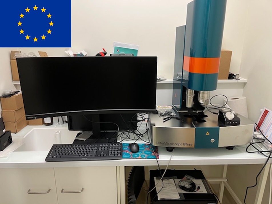 UltraMicroscope Blaze™. Microscope conçu pour visualiser en 3D les structures et contenus intracellulaires d'échantillons de grande taille (ex : souris / organe entier) qui ont été préalablement transparisés, et ce grâce l'élimination des composés lipidiques présents dans les tissus afin de faciliter les observations microscopiques et d'obtenir la meilleure résolution possible.